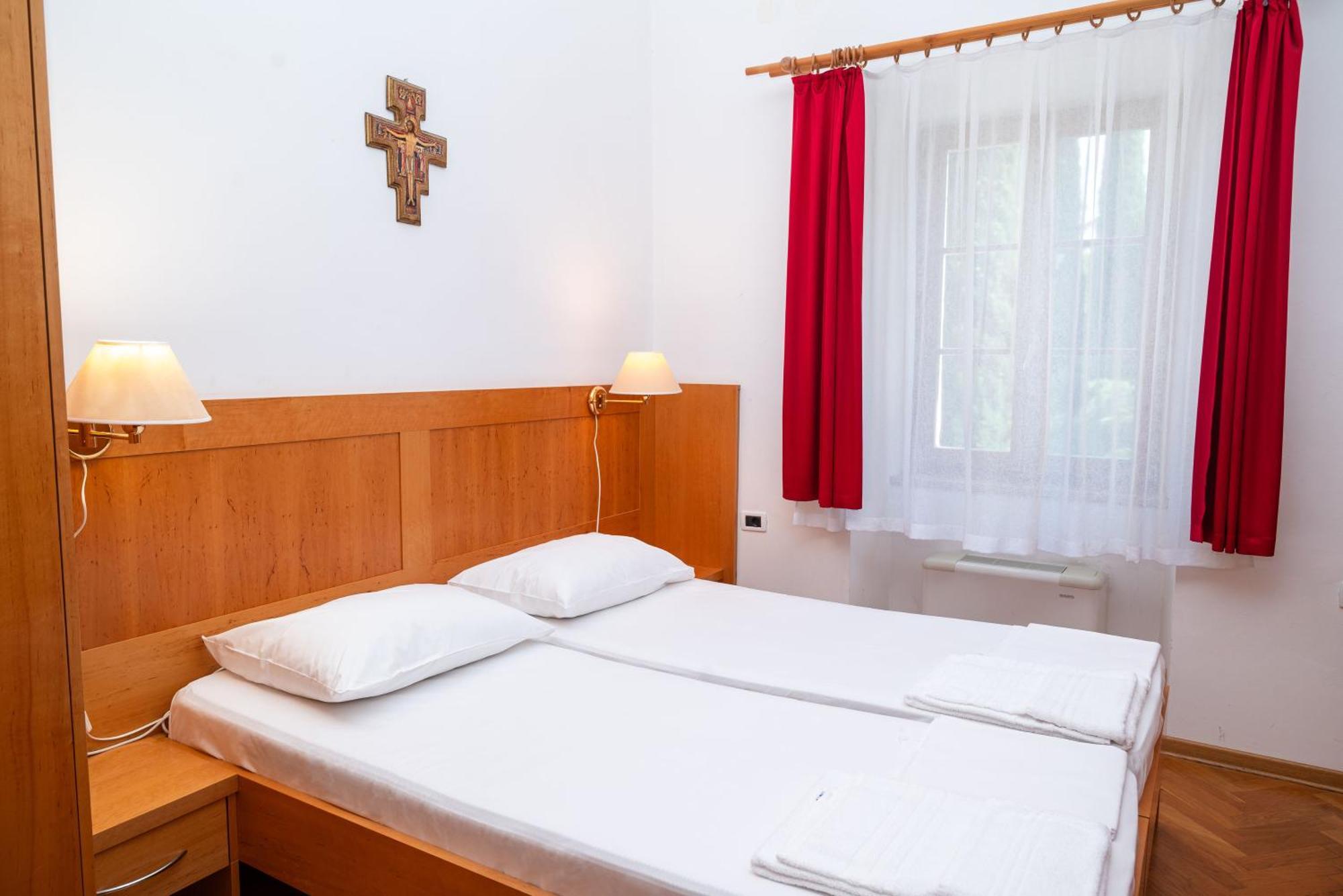 Hostel Sveta Ana Koper Dış mekan fotoğraf