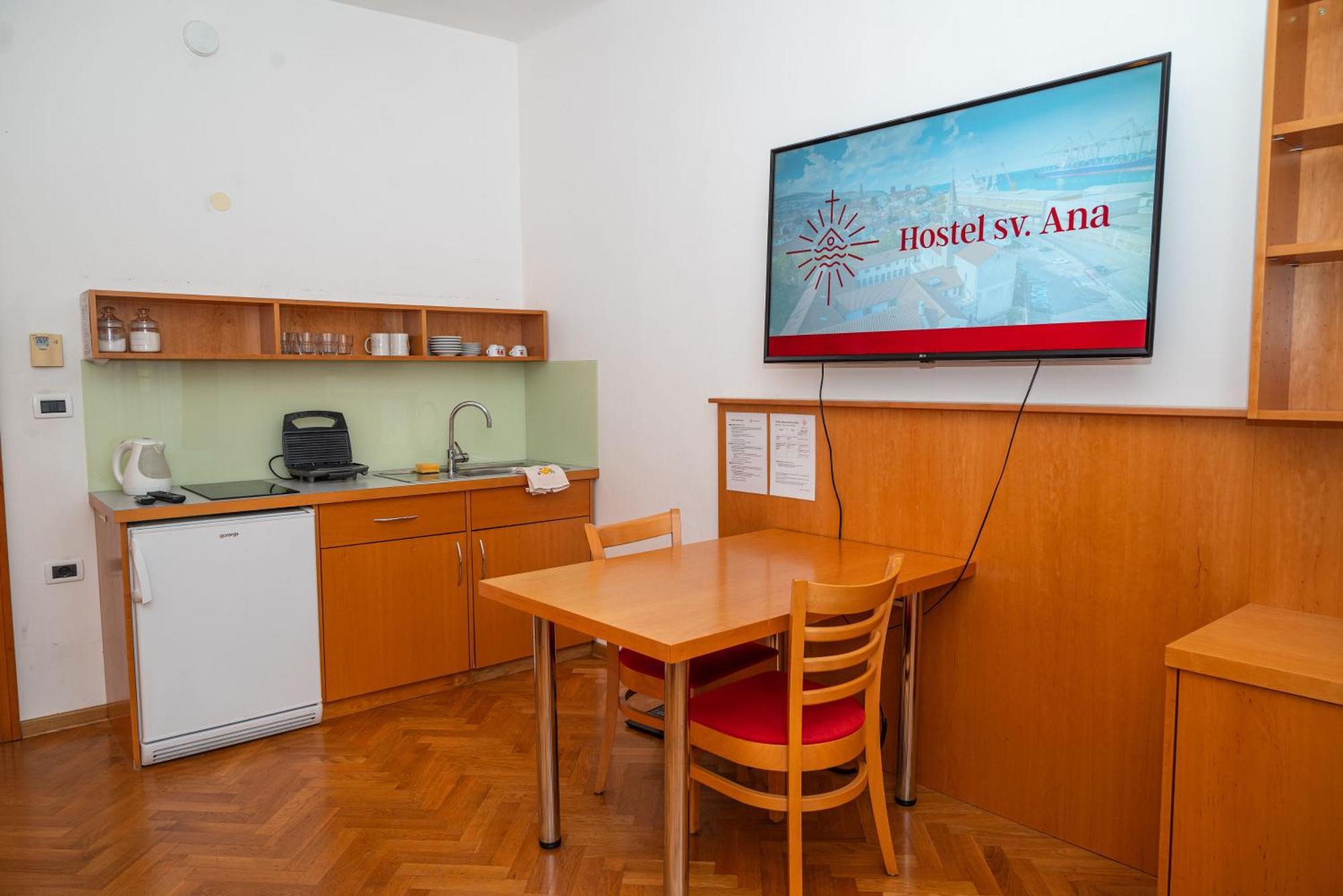 Hostel Sveta Ana Koper Dış mekan fotoğraf