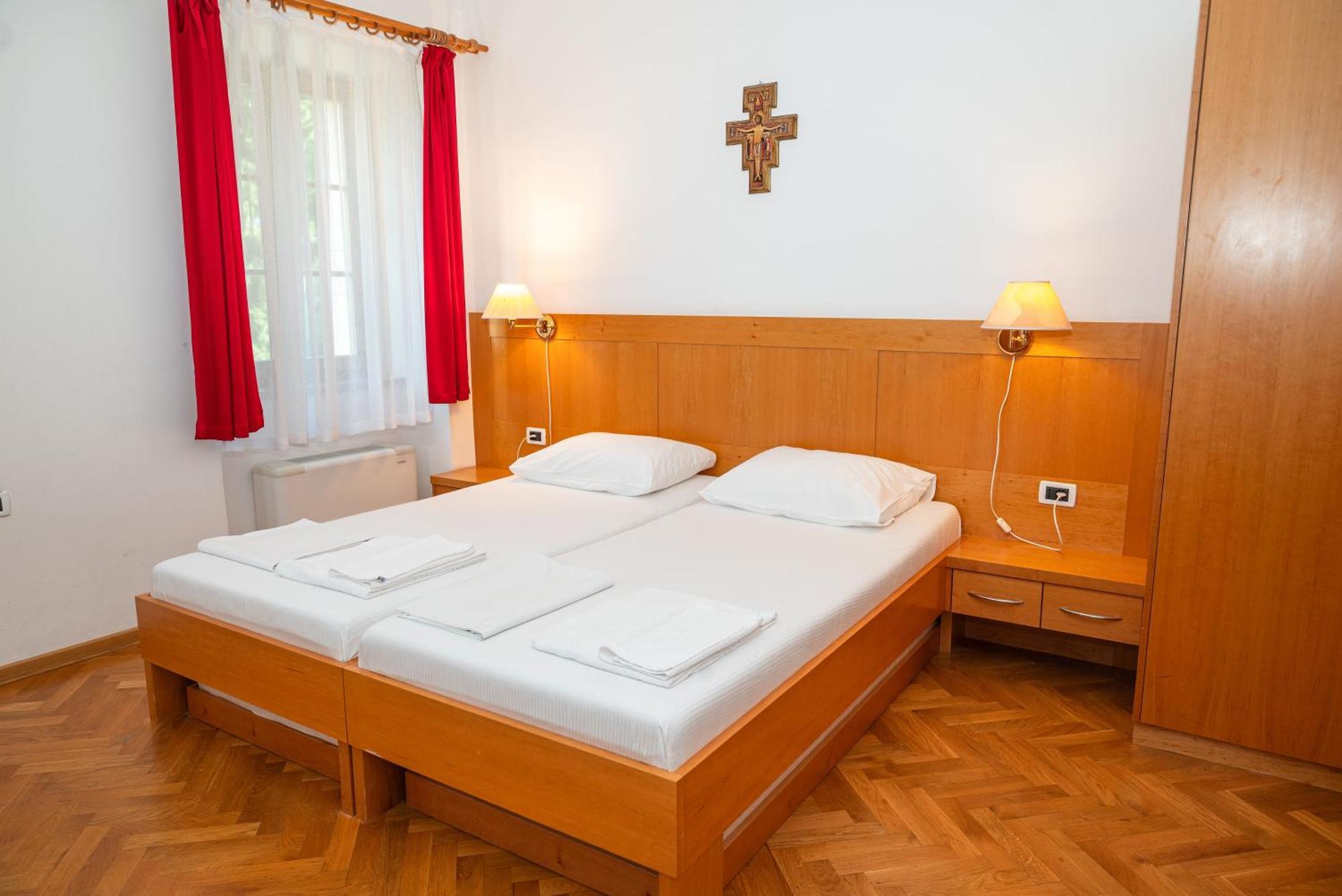 Hostel Sveta Ana Koper Dış mekan fotoğraf